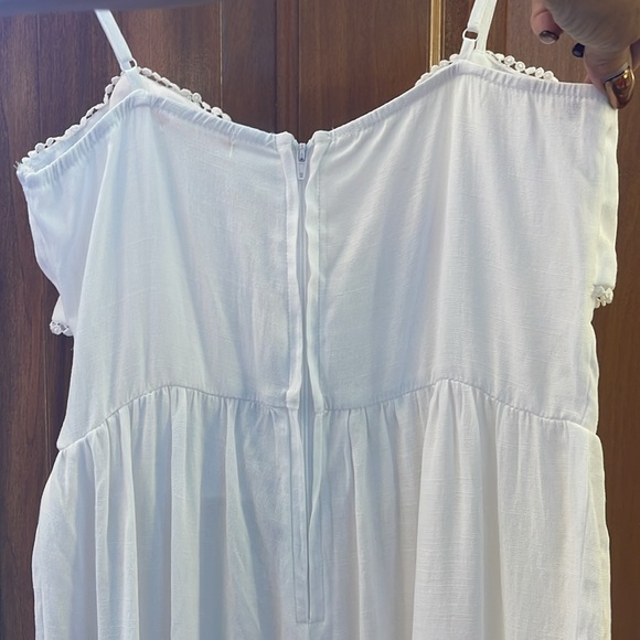 Beautiful ❣️mi ami❣️White Linen Pleated Jumpsuit🏆 - Picture 14 of 16